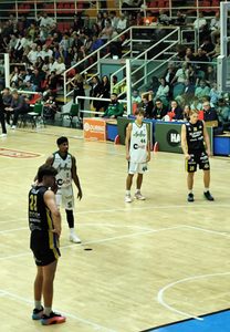 Vigevano travolta al Del Mauro: Avellino Basket parte a mille!